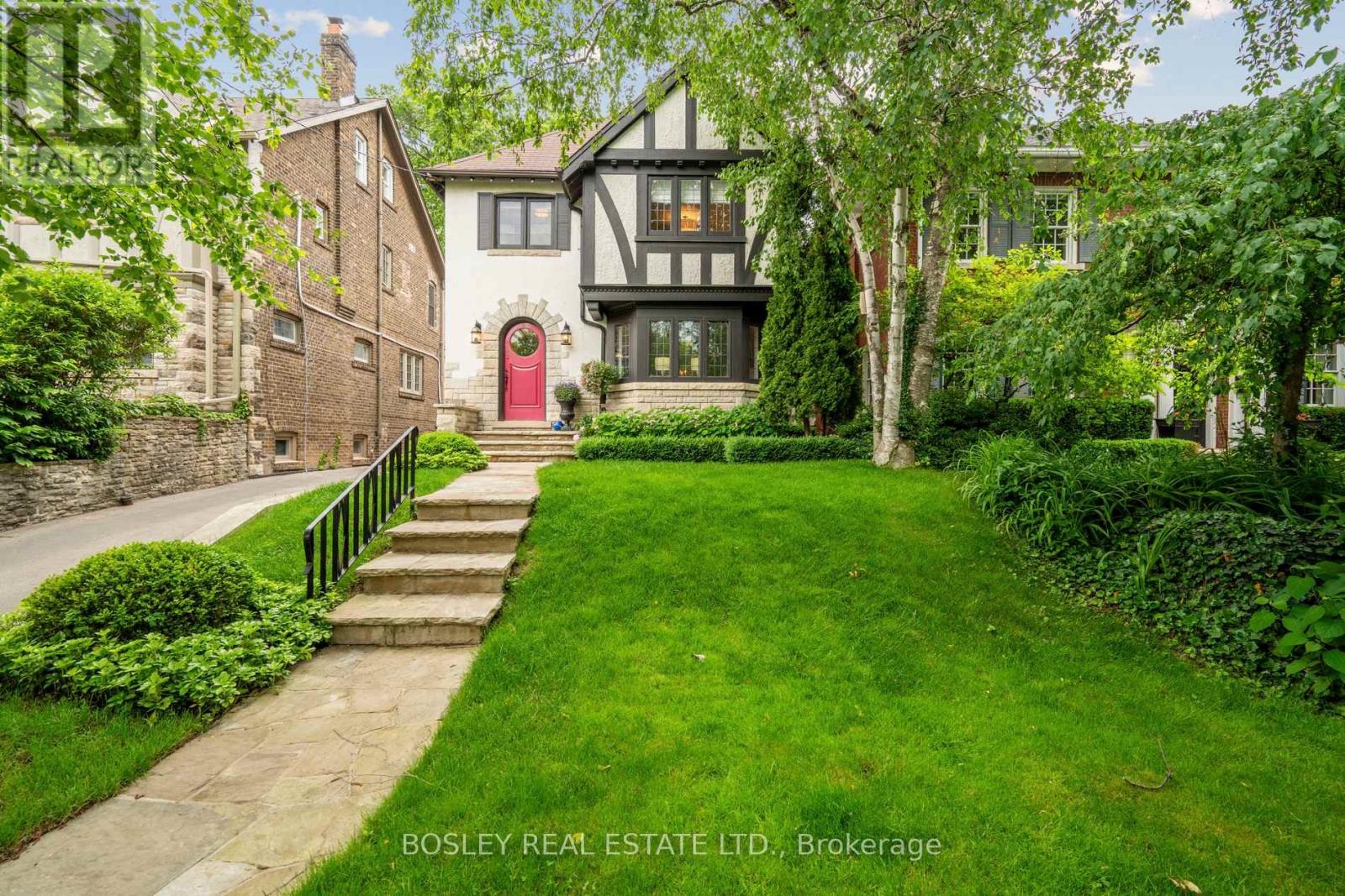 294 Douglas Dr, Toronto, ON M4W 2C2