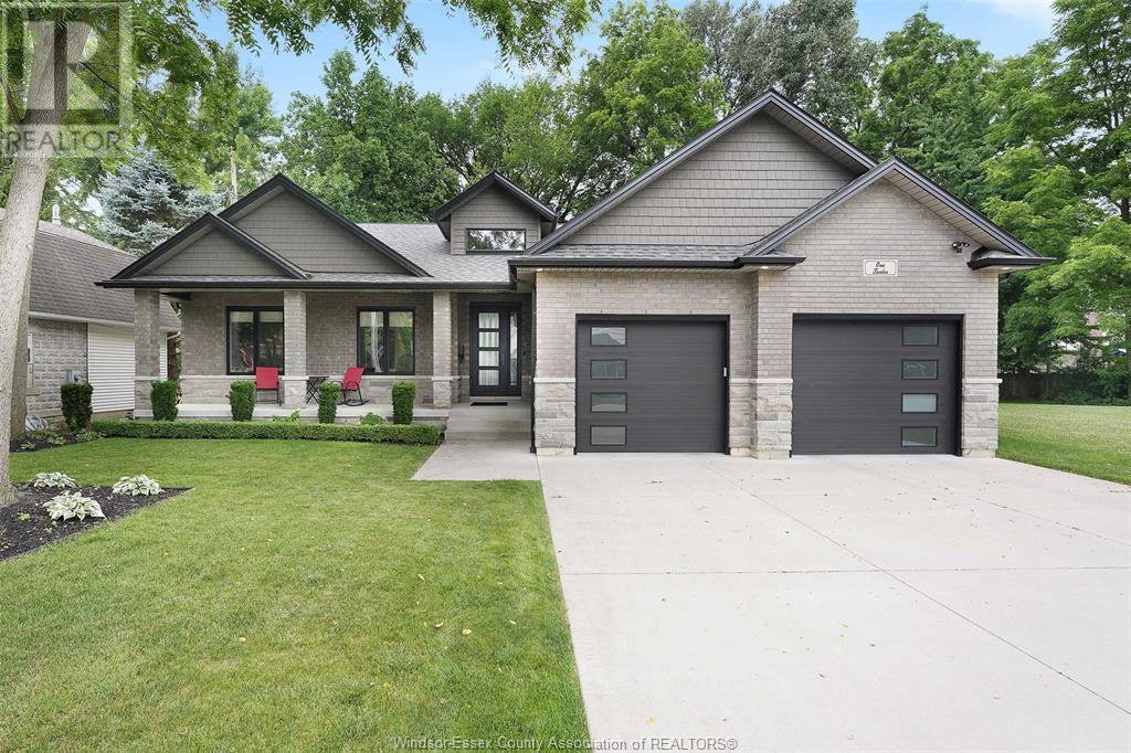112 Laurel St, Kingsville, ON N9Y 2B4