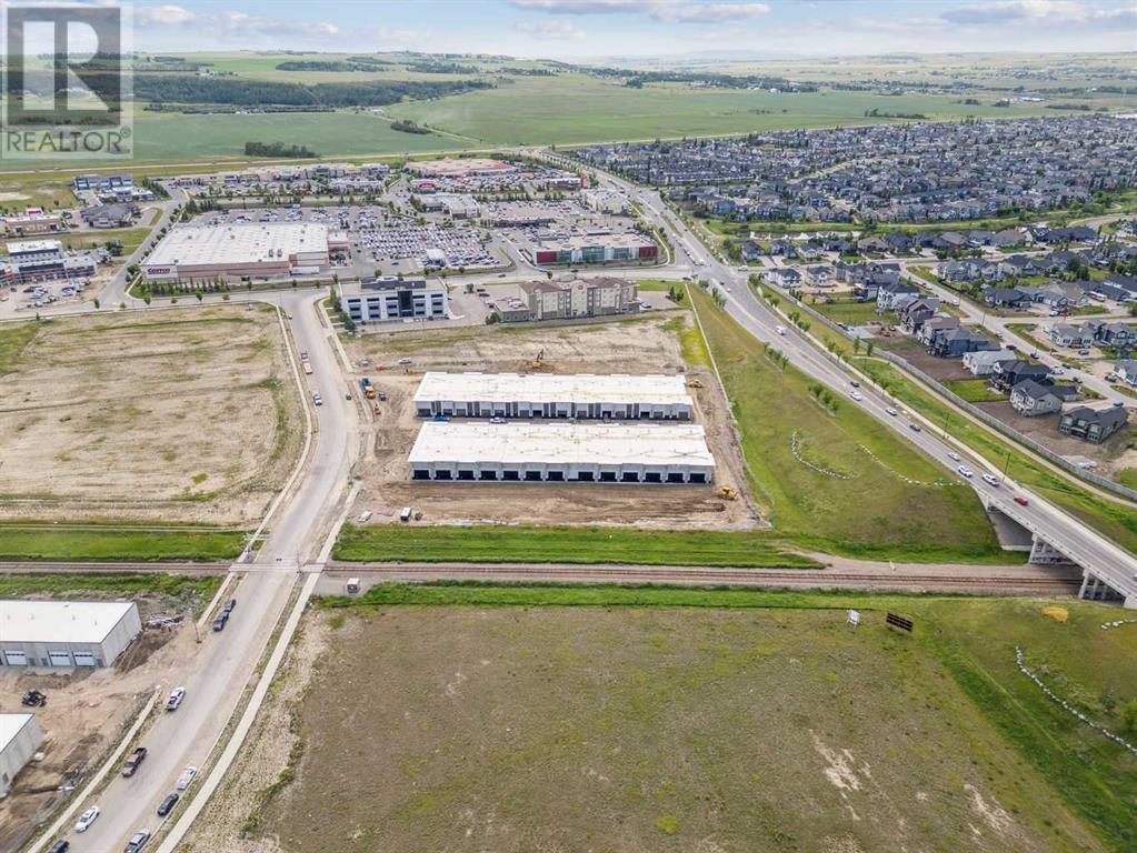 9 Southbank Cres, Okotoks, AB T1S 5S8