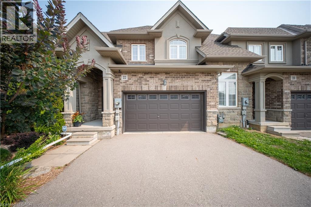 22 Madonna Dr, Hamilton, ON L9B 0H1