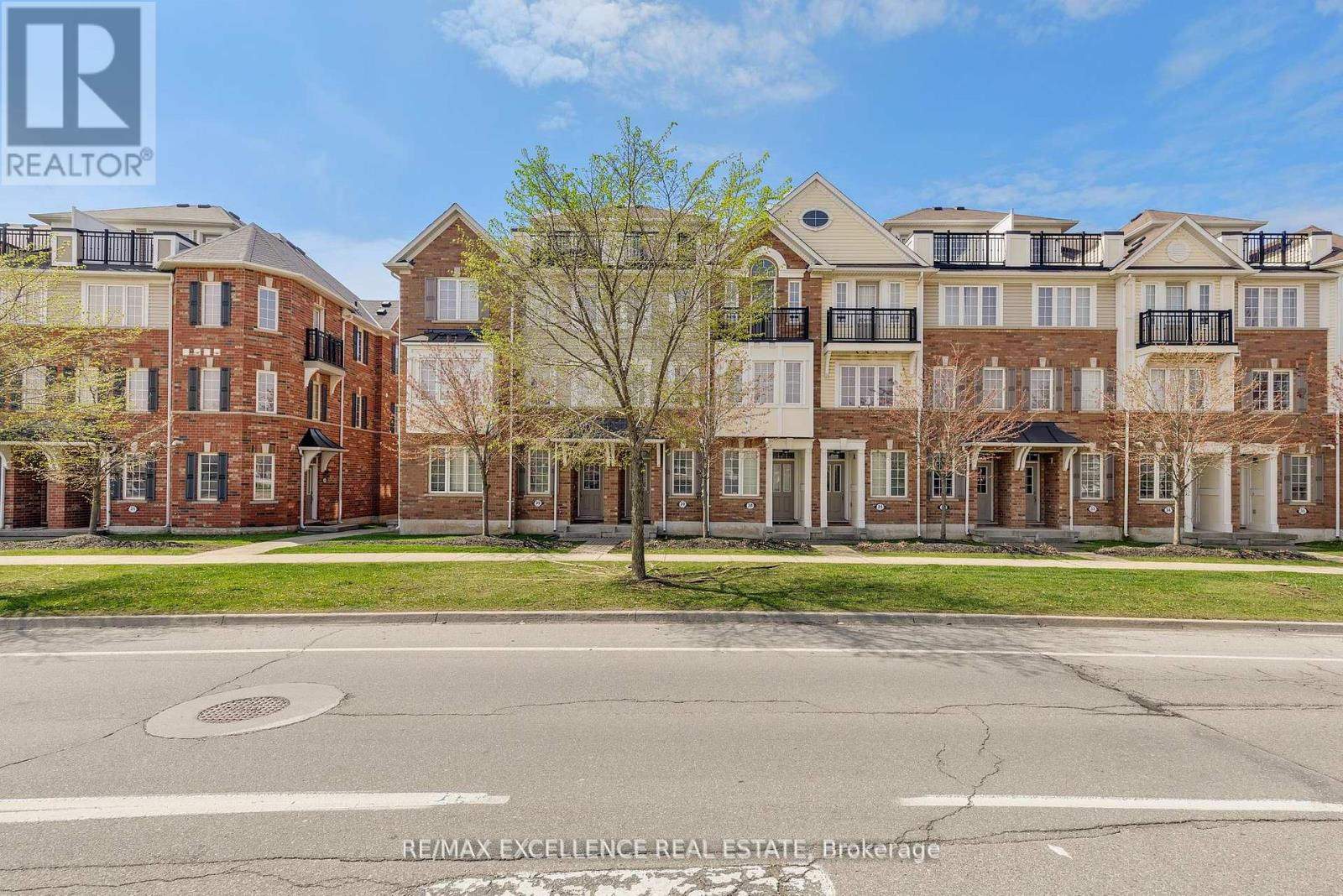 29 2614 Dashwood Dr, Oakville, ON L6M 0K5