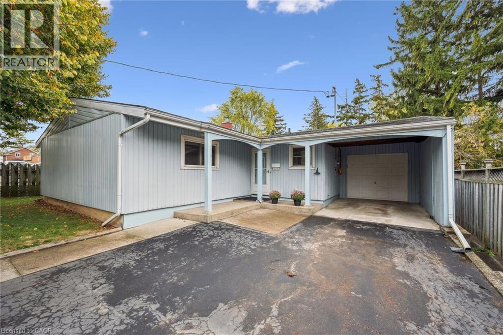 127 Chestnut St S, Cambridge, ON N3H 2J6