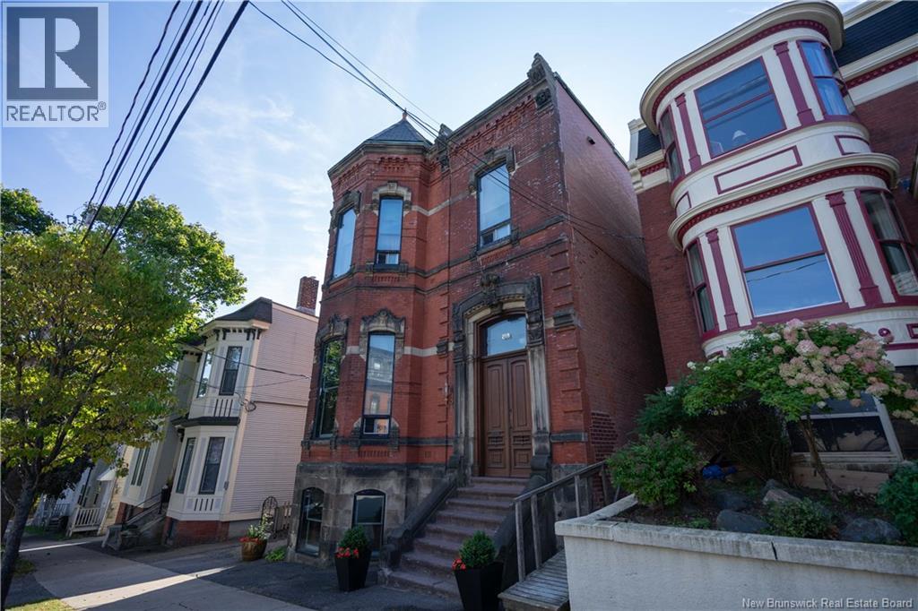 218 King St, Saint John, NB E2L 1H3