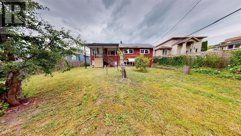7474 Cariboo Rd, Burnaby, BC V3N 4A7