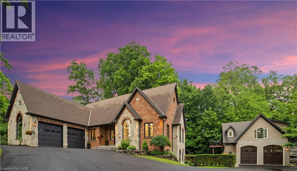 515 Hamilton Dr, Hamilton, ON L9G 2A9