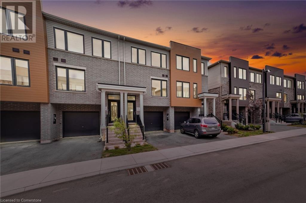 29 Radison Ln, Hamilton, ON L8H 0B5