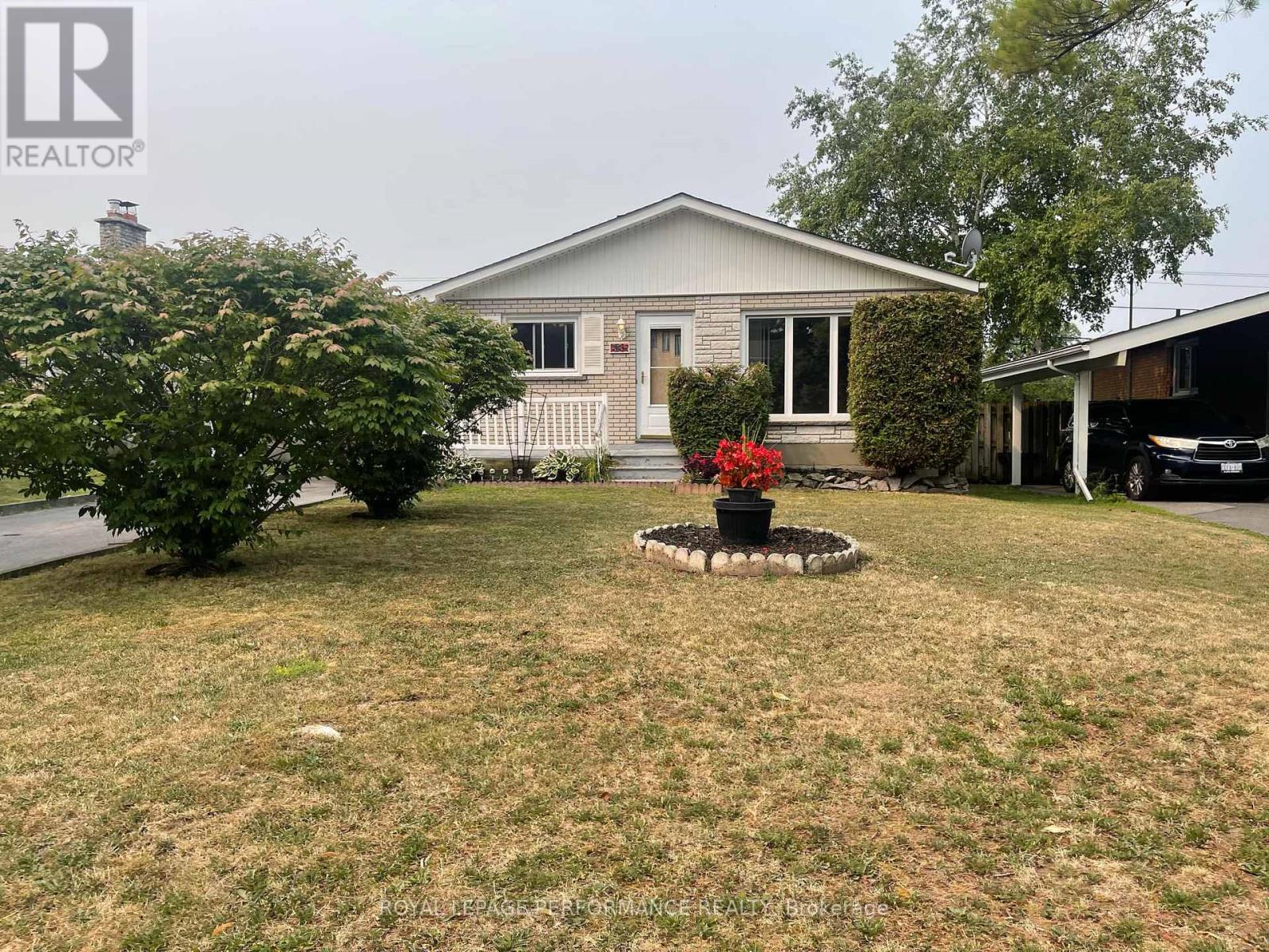 635 Hamilton Cres E, Cornwall, ON K6H 5N5