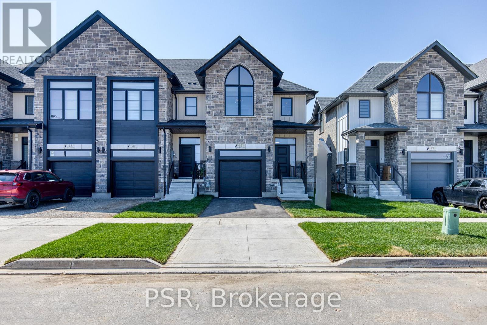 19 Rivergreen Cres B6 Cres, Cambridge, ON N1S 0G1