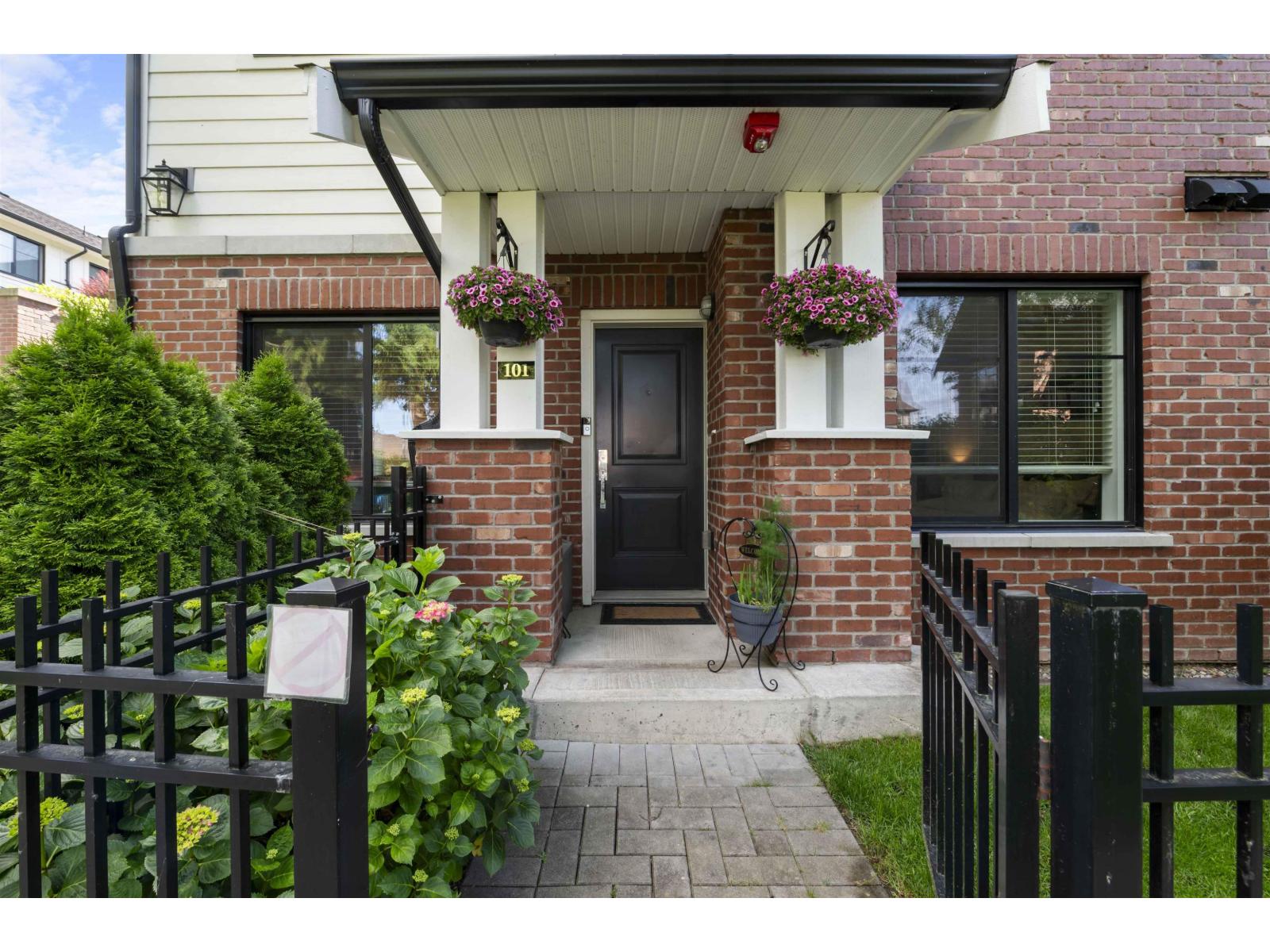 16528 24a Avenue Unit 101, Surrey, BC V3Z 0P4
