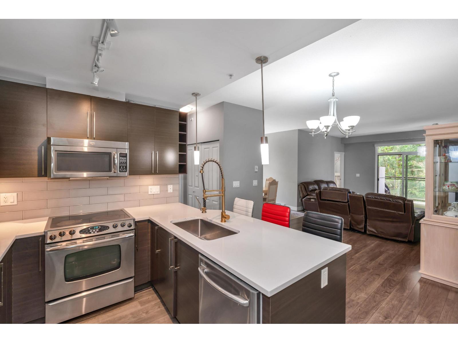 14358 60 Avenue Unit 411, Surrey, BC V3X 0G3
