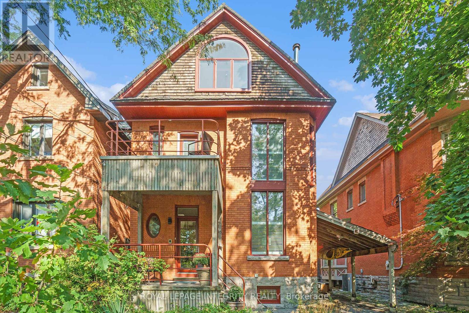 45 Mcleod St, Ottawa, ON K2P 0Z4