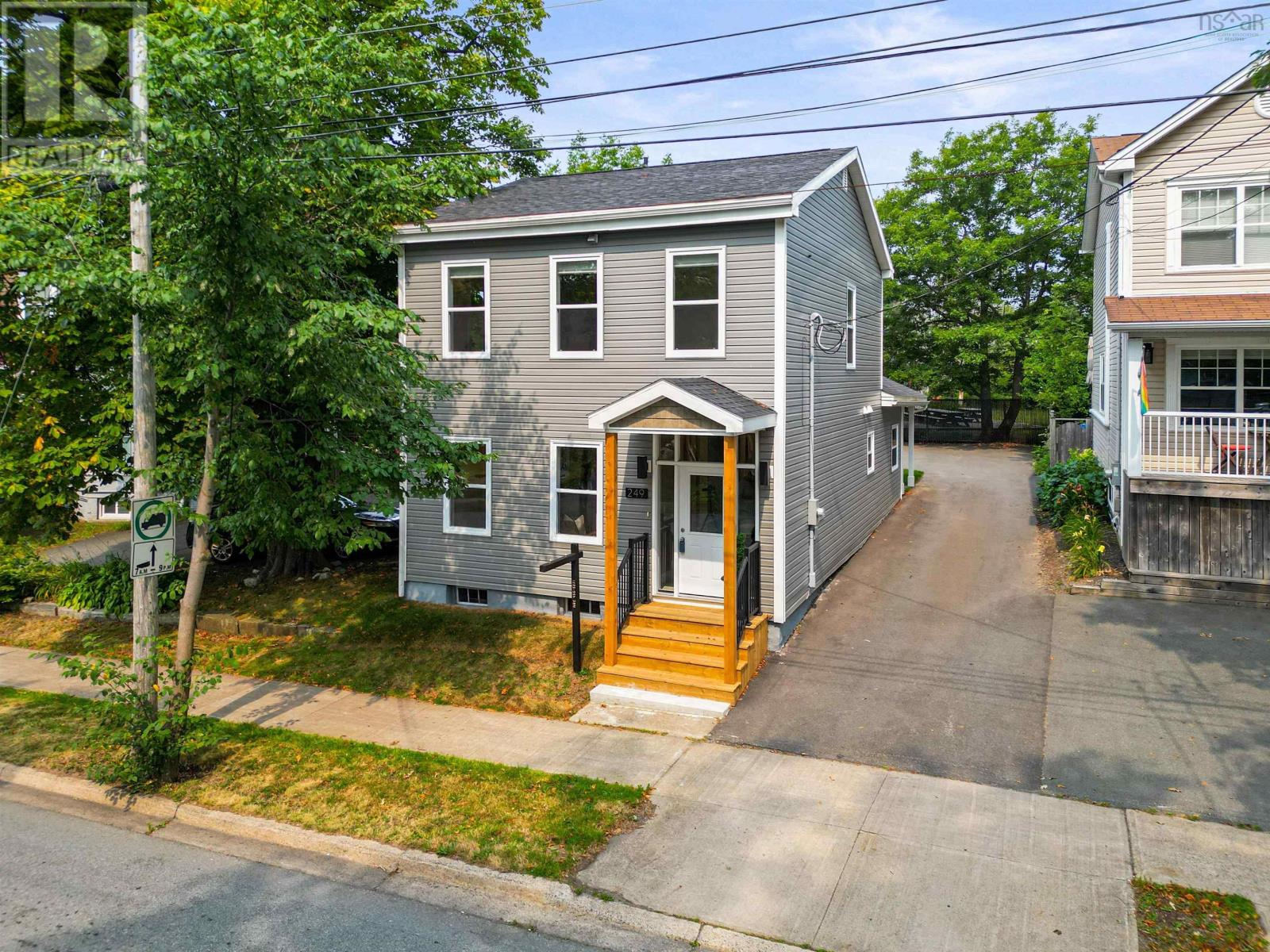 249 Portland St, Dartmouth, NS B2Y 1J8