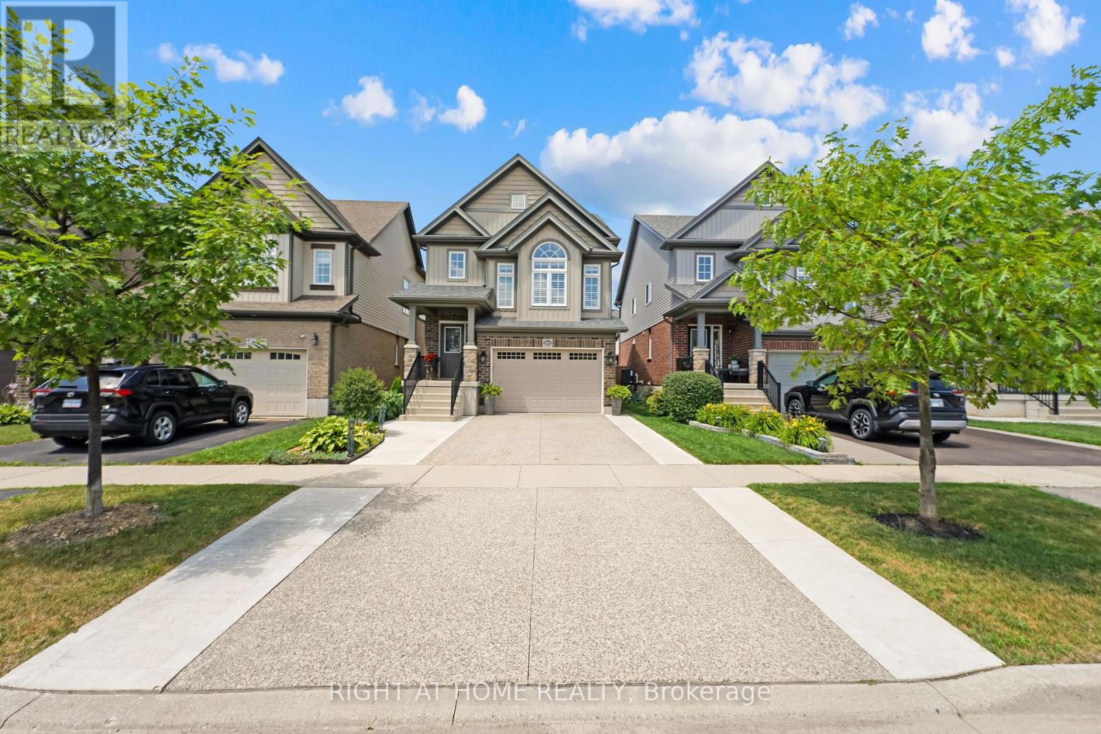 211 Hardcastle Dr, Cambridge, ON N1S 0A8