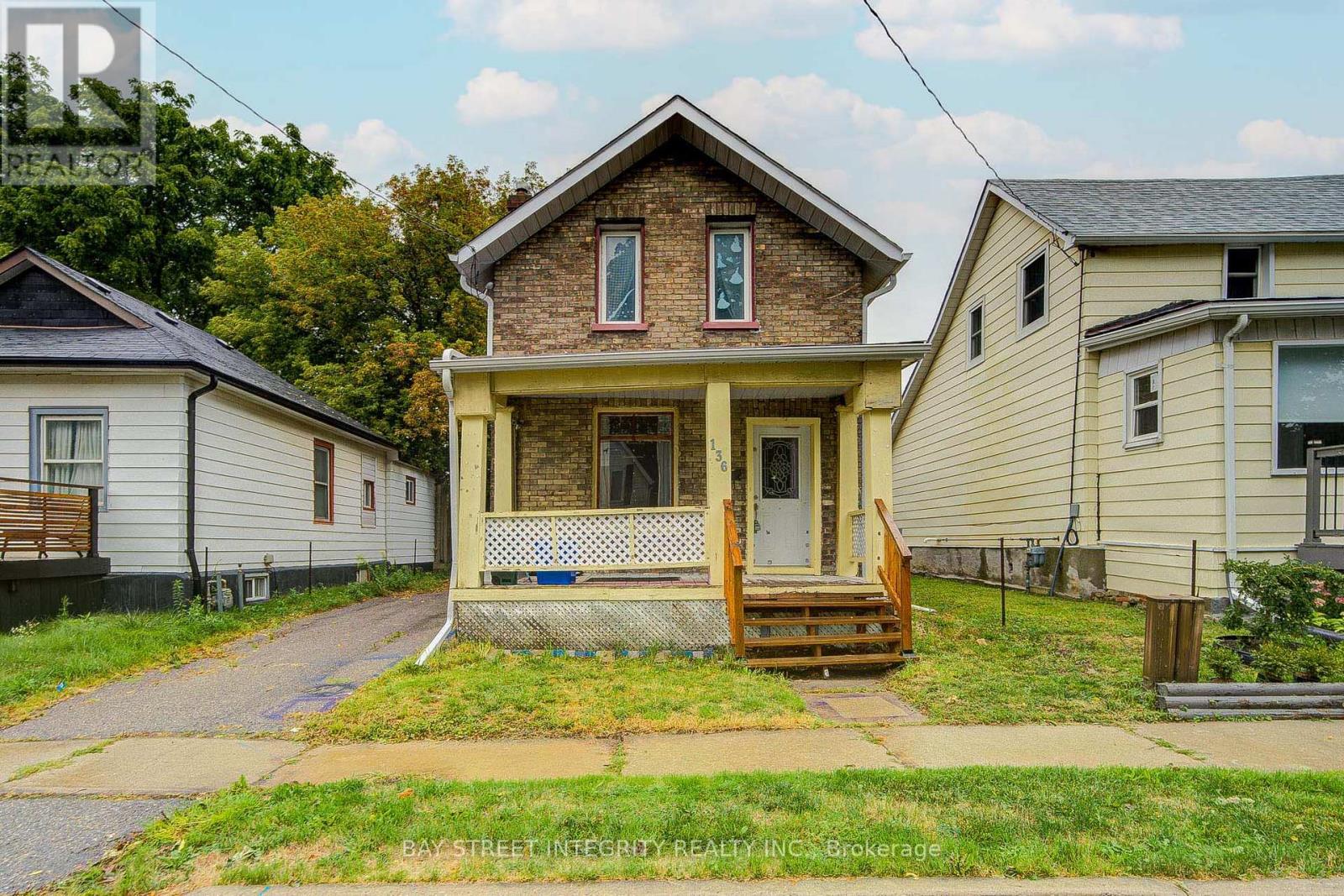 136 Summer St, Oshawa, ON L1H 2K9