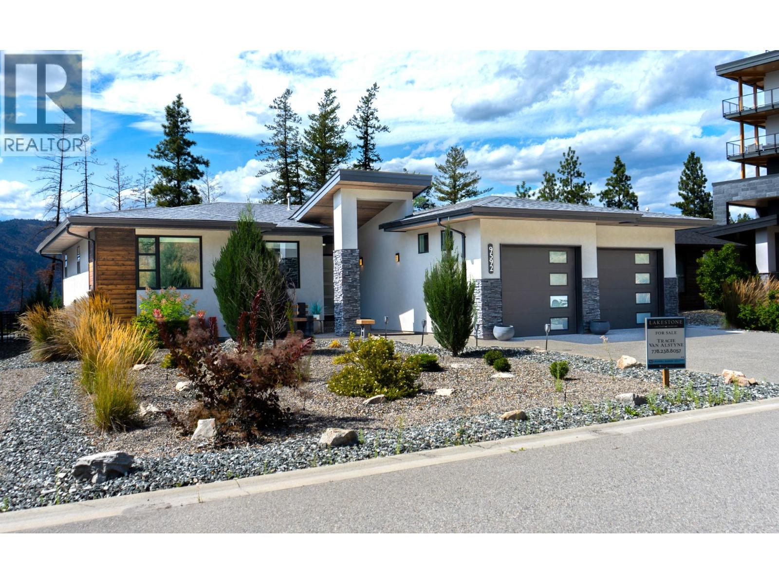 9592 Benchland Dr, Lake Country, BC V4V 0A4