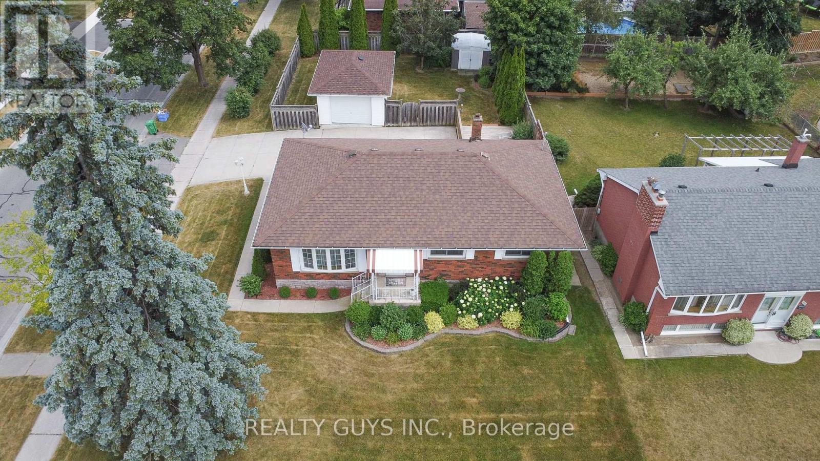 1066 Glebemount Cres, Peterborough, ON K9H 6M3