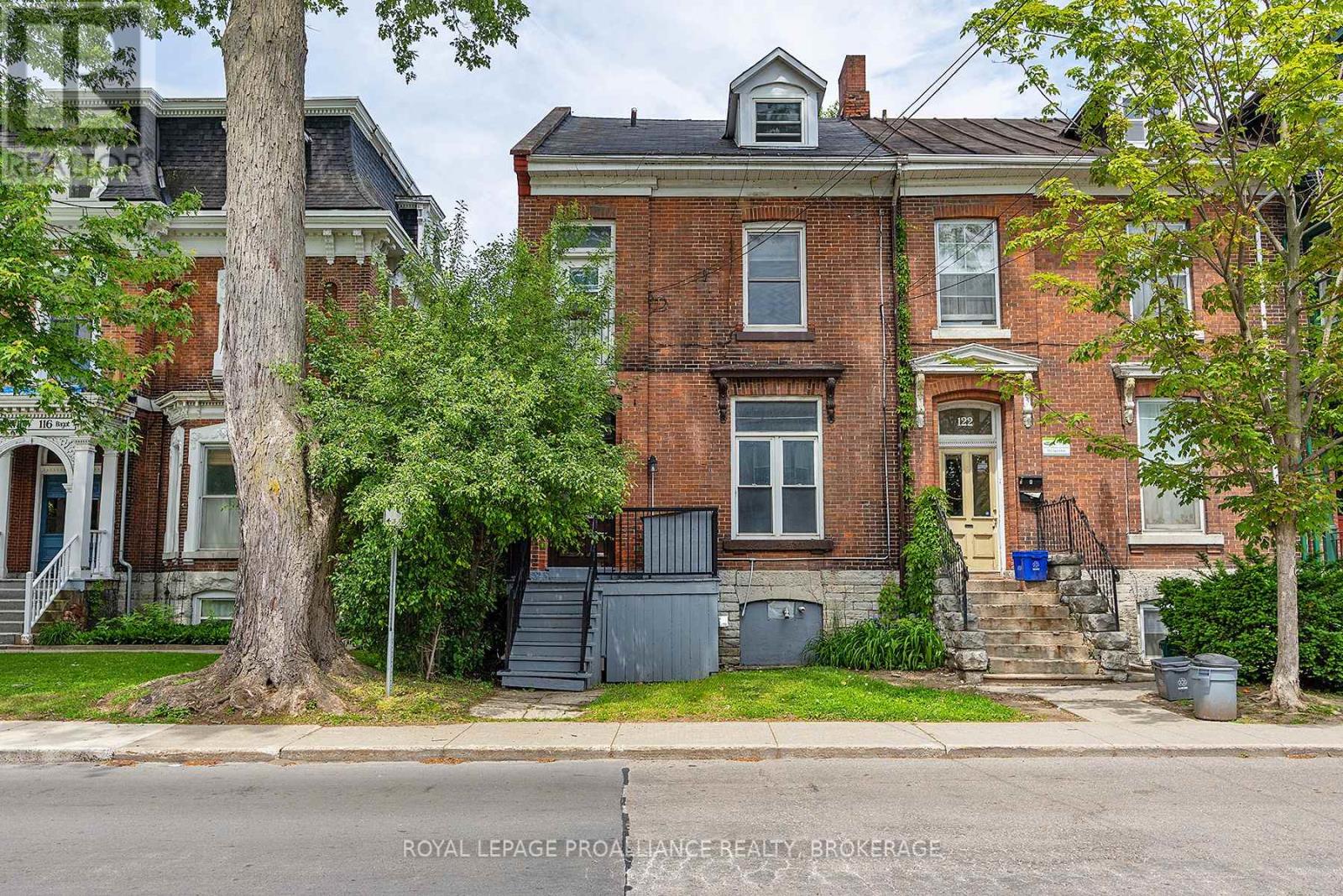 120 Bagot St, Kingston, ON K7L 3E5