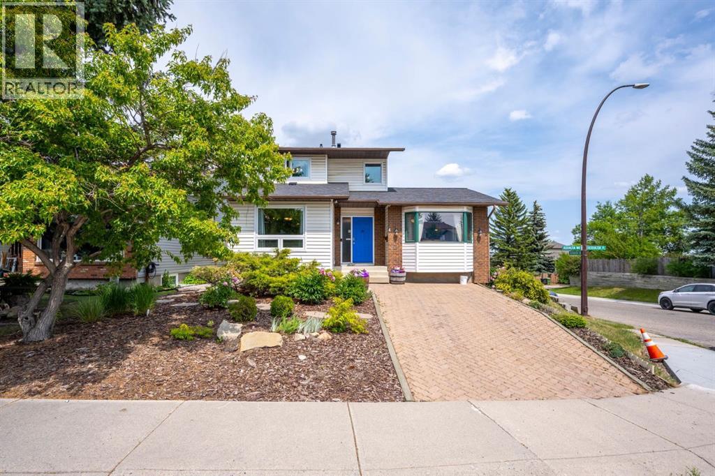 4 Beddington Way NE, Calgary, AB T3K 1M9