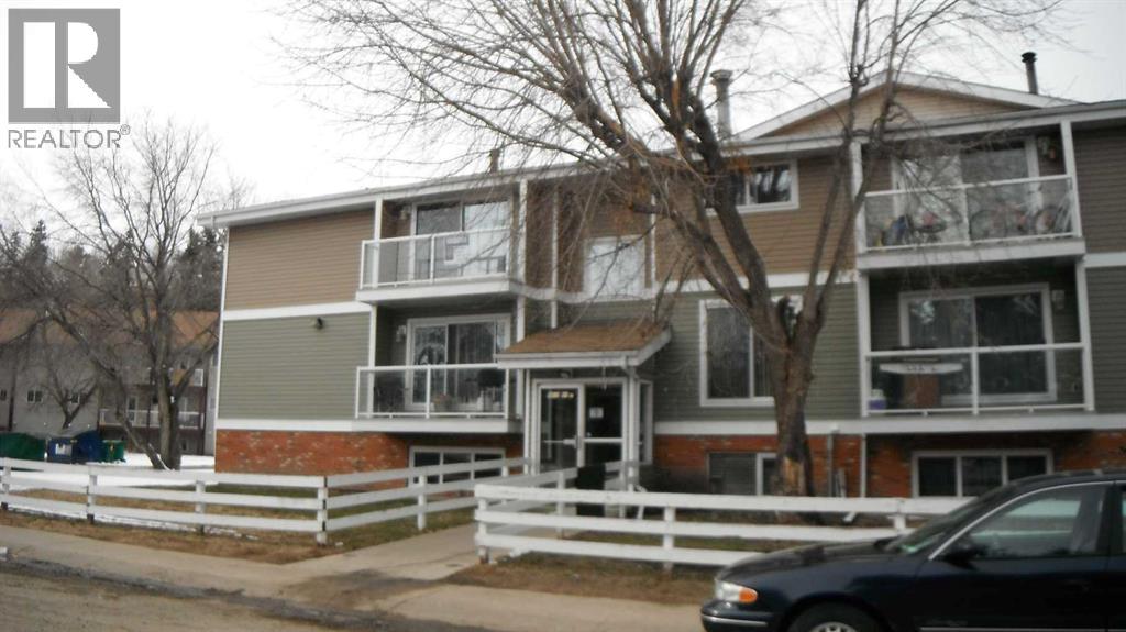 5812 61 Street Unit 103, Red Deer, AB T4N 6H4