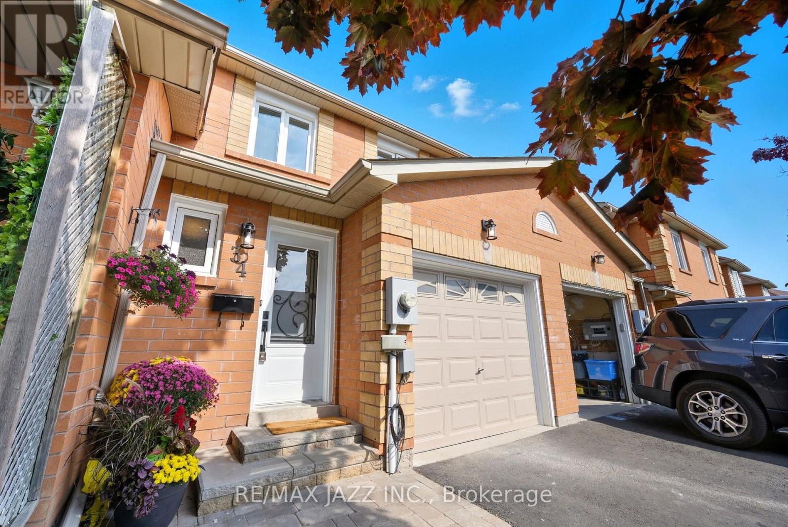 34 811 Wilson Rd N, Oshawa, ON L1G 7Z5