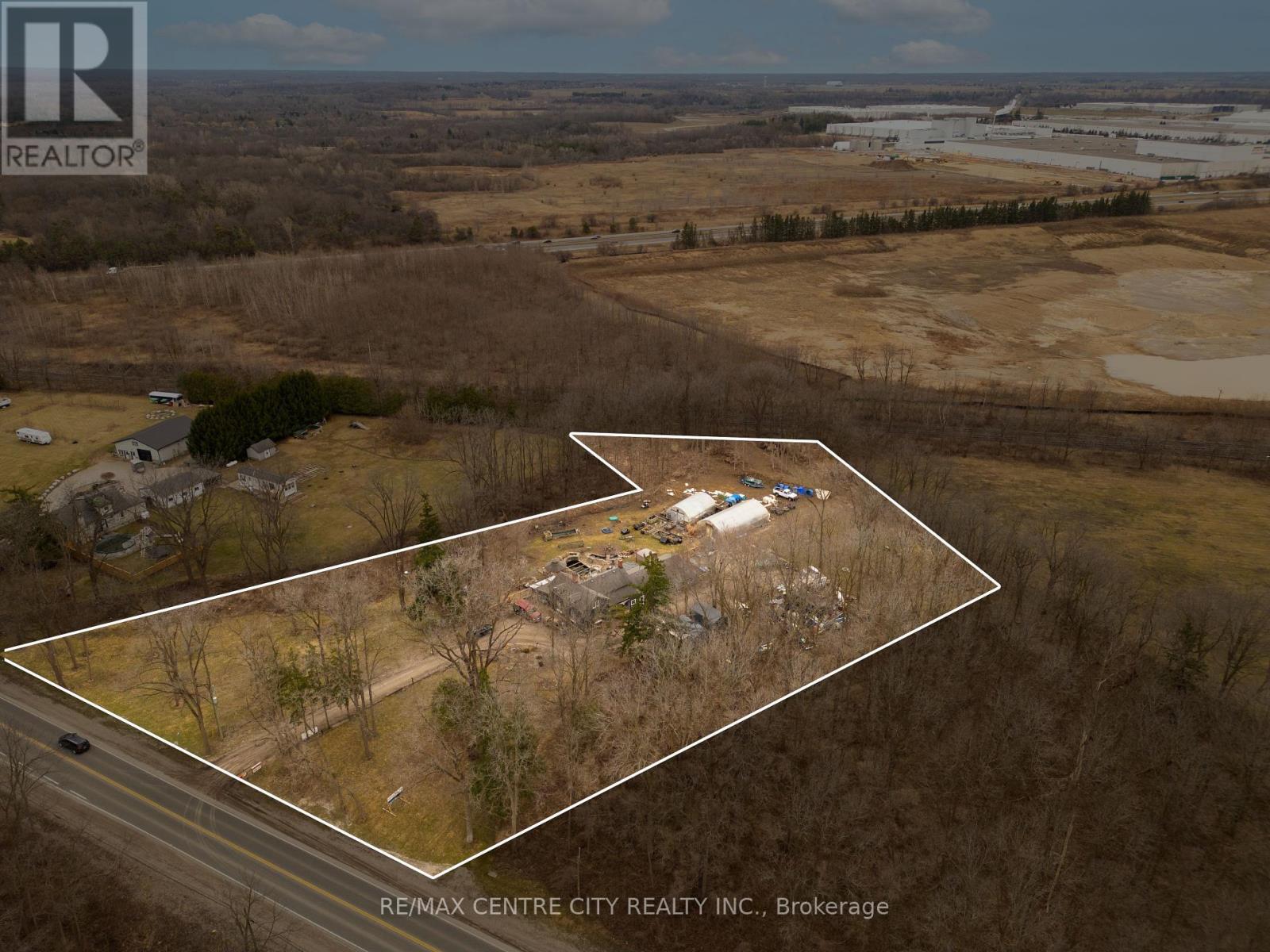 369 Paris Rd, Brantford, ON N3T 5L8