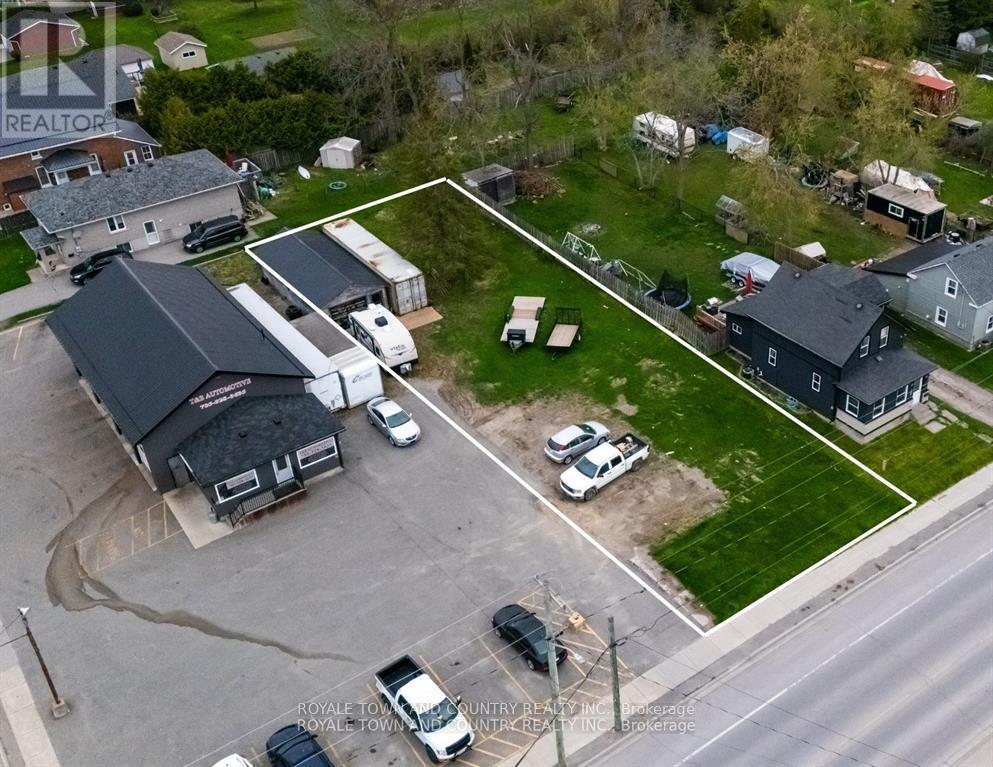 122 Queen St, Kawartha Lakes, ON K9V 1G9