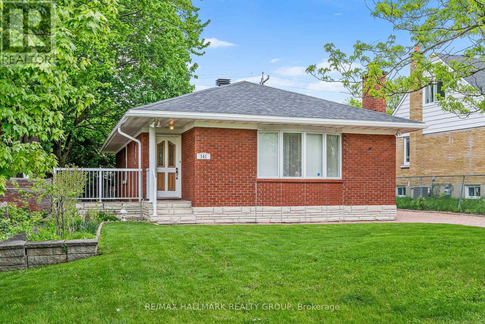 141 Dahlia Ave, Ottawa, ON K1H 6G1