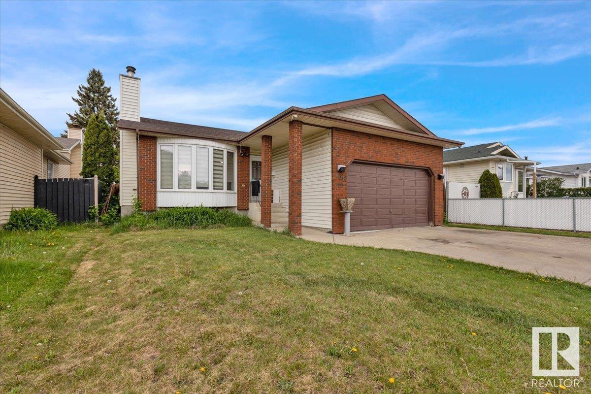168 Warwick Cr NW, Edmonton, AB T5X 5P6