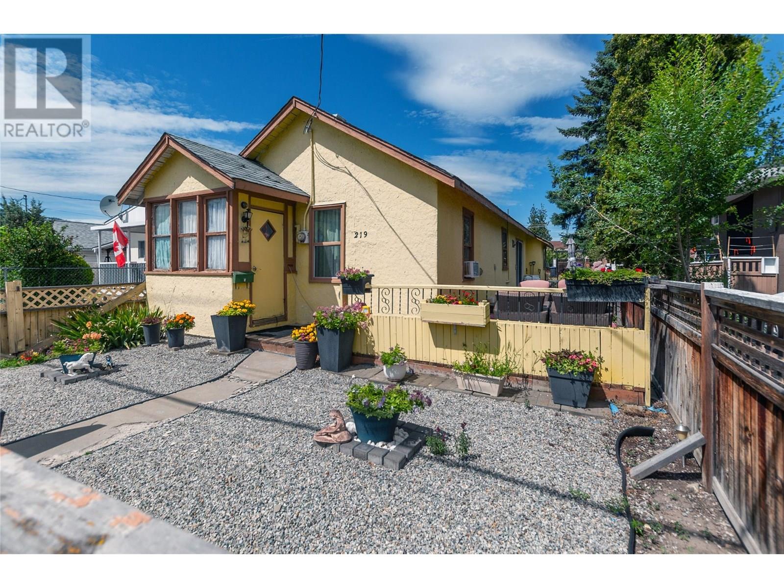 219 Hastings Ave, Penticton, BC V2A 2V5