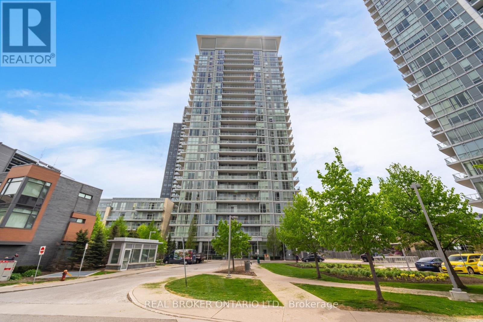 306 62 Forest Manor Rd, Toronto, ON M2J 0B6