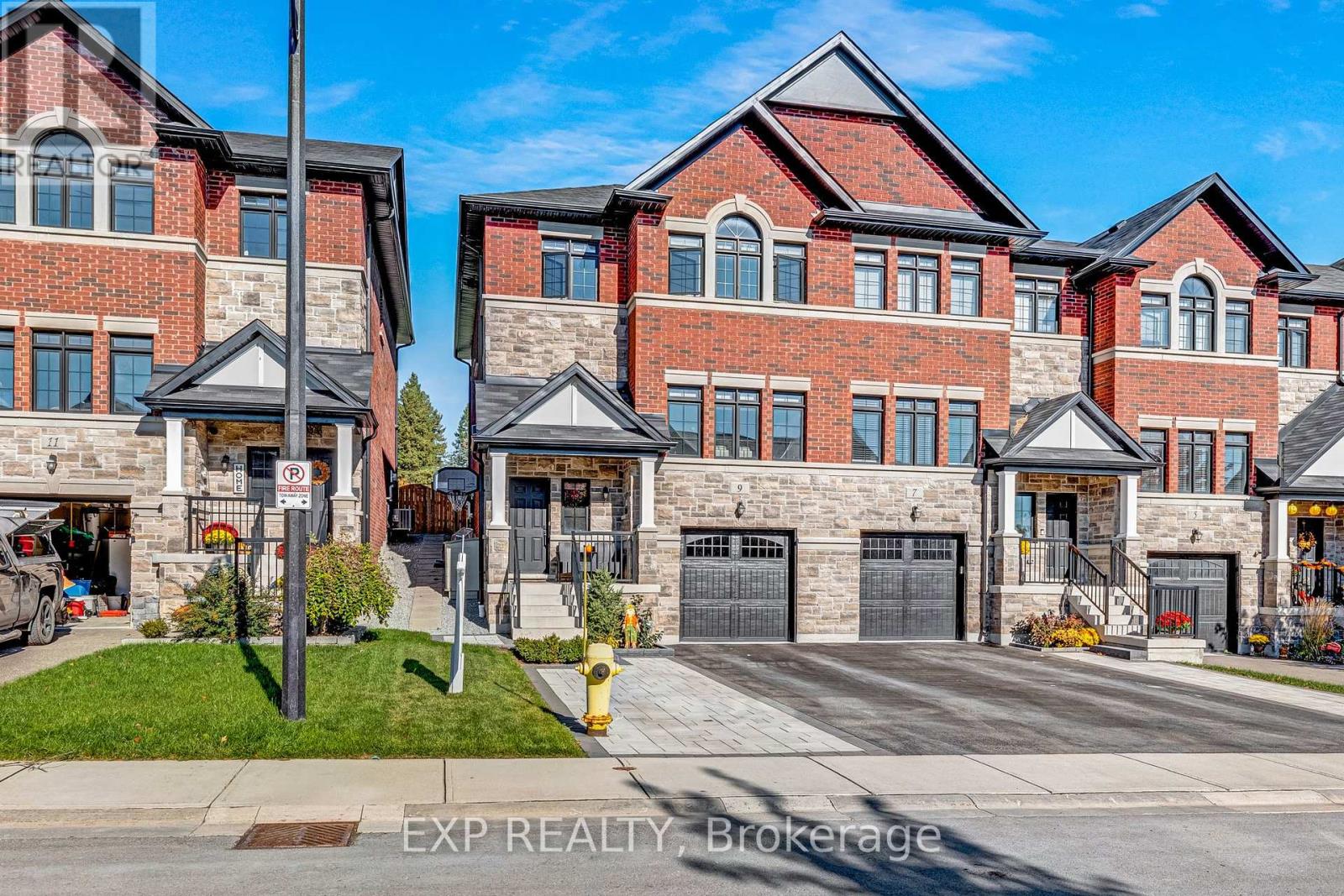 9 Gord Matthews Way, Uxbridge, ON L9P 0E9