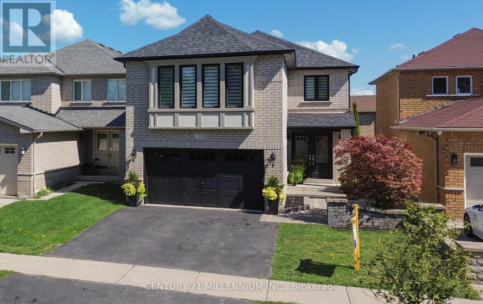 286 Royalpark Way, Vaughan, ON L4H 1J8