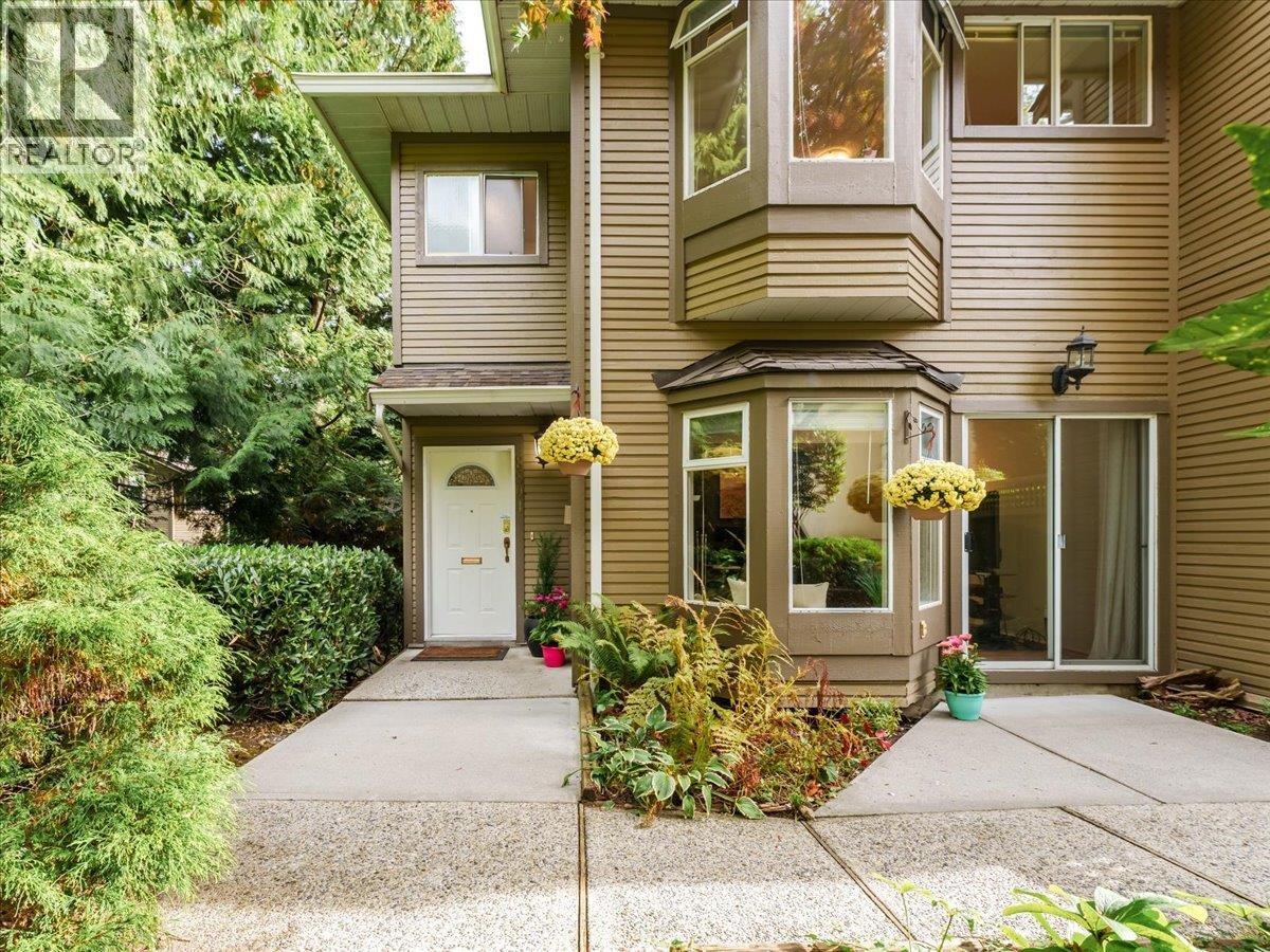 8804 Robins Ct, Burnaby, BC V5A 4K7