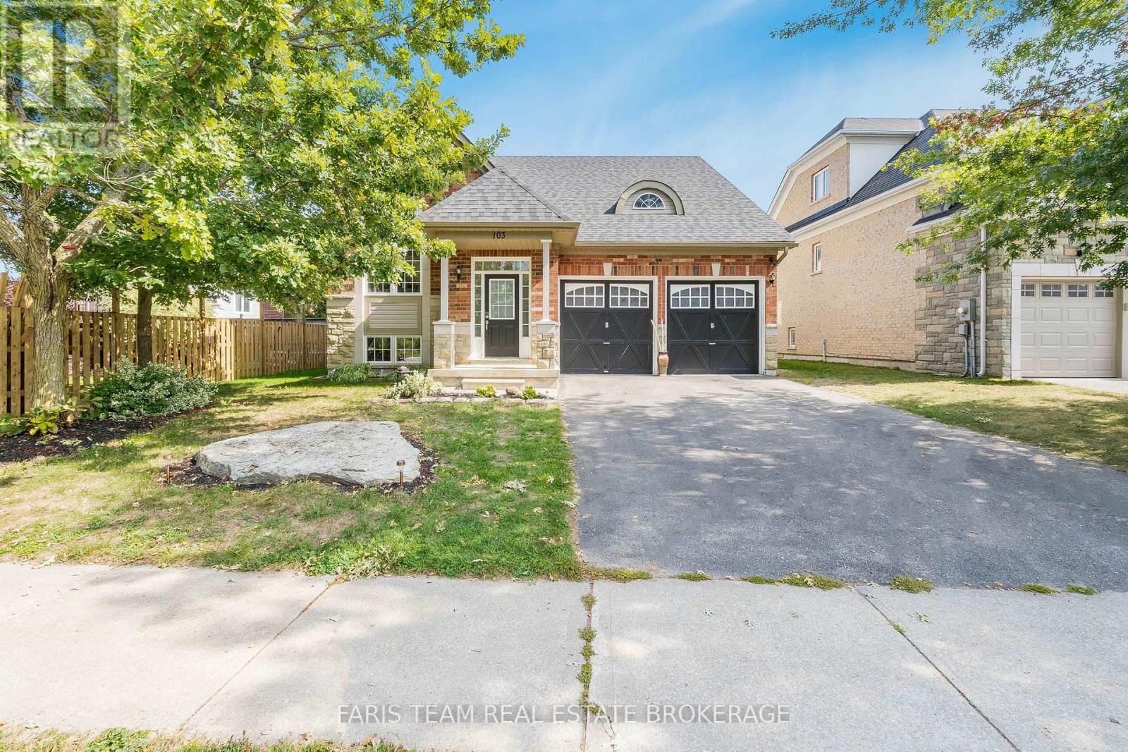 103 41st Street South, Wasaga Beach, ON L9Z 3B6