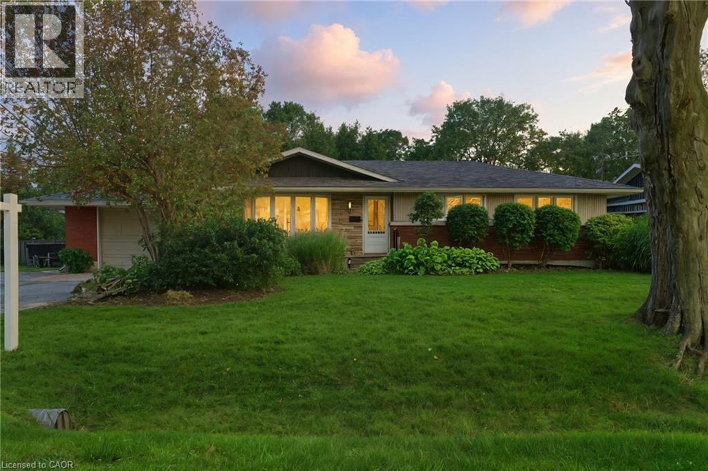 7 Oswald Ave, St. Catharines, ON L2M 2Z1