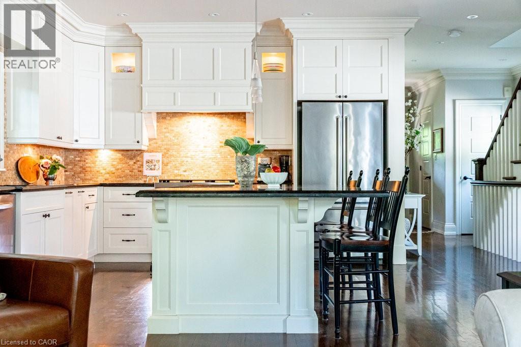 44 Head St, Oakville, ON L6K 1L5