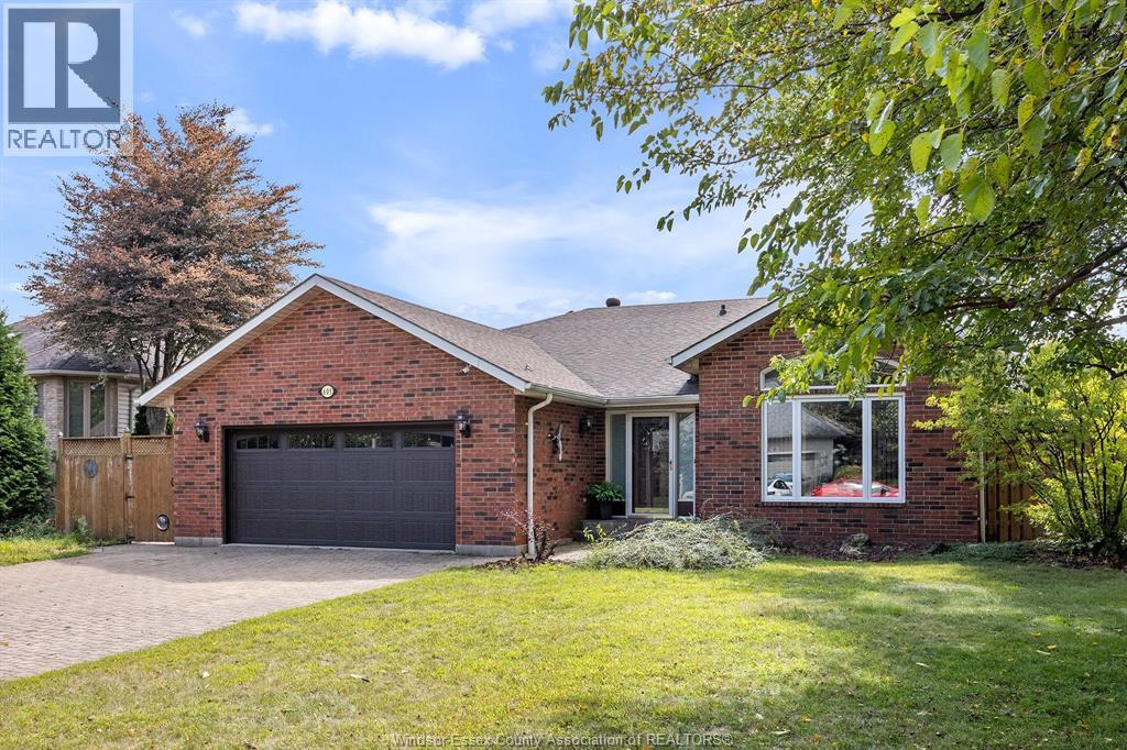 605 Smith Cres, Lasalle, ON N9J 3G9