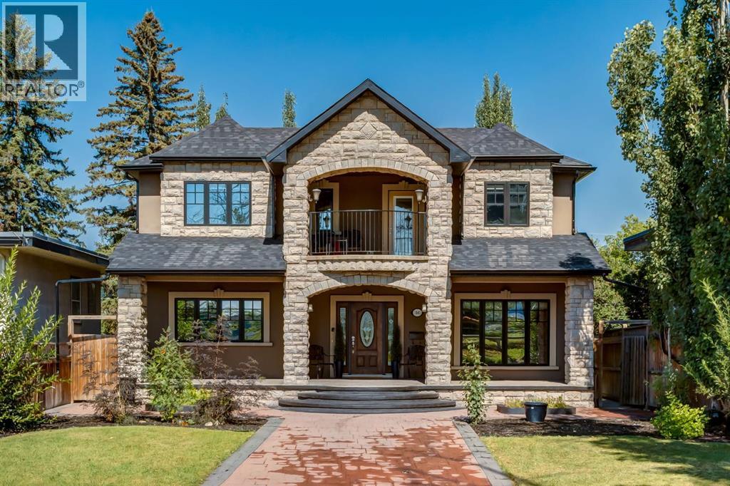 1840 Westmount Blvd NW, Calgary, AB T2N 3G8