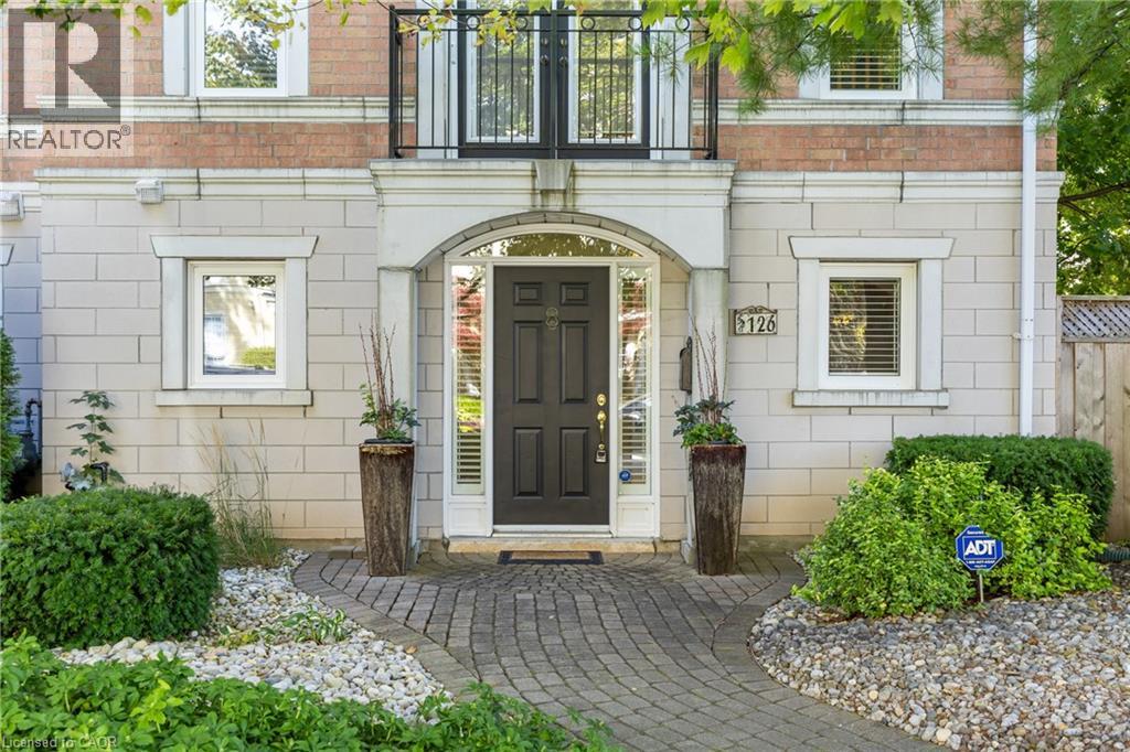126 Brant St, Oakville, ON L6K 3X6