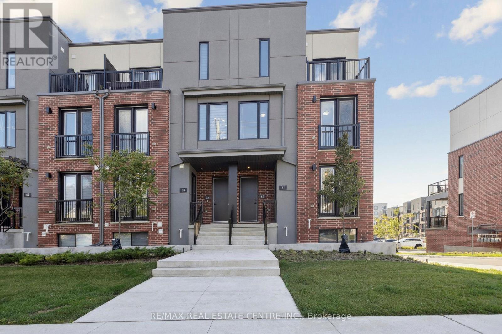 62 99 Roger St, Waterloo, ON N2J 0G1