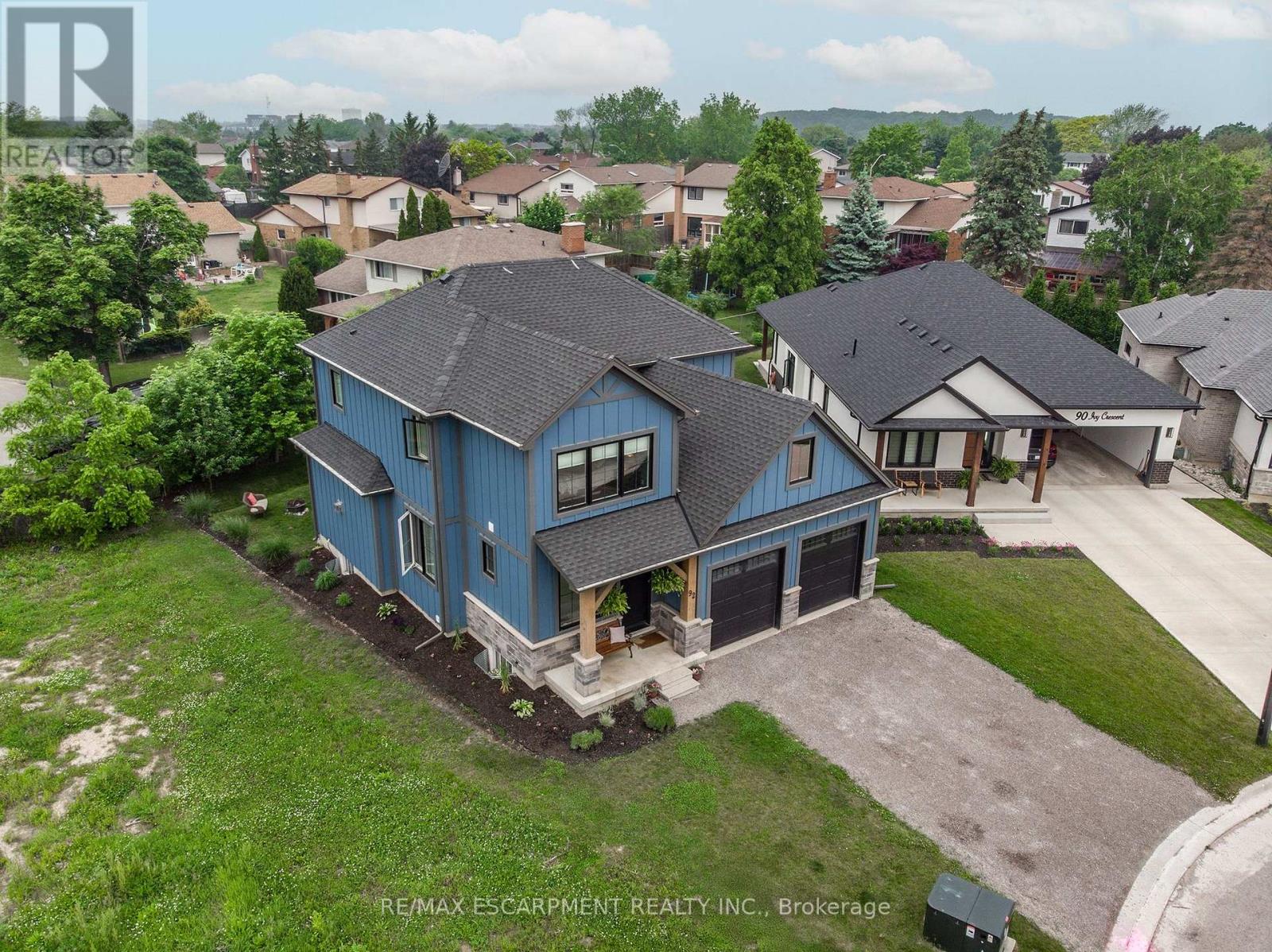 92 Ivy Cres, Thorold Confederation Heights, ON L2V 0J9