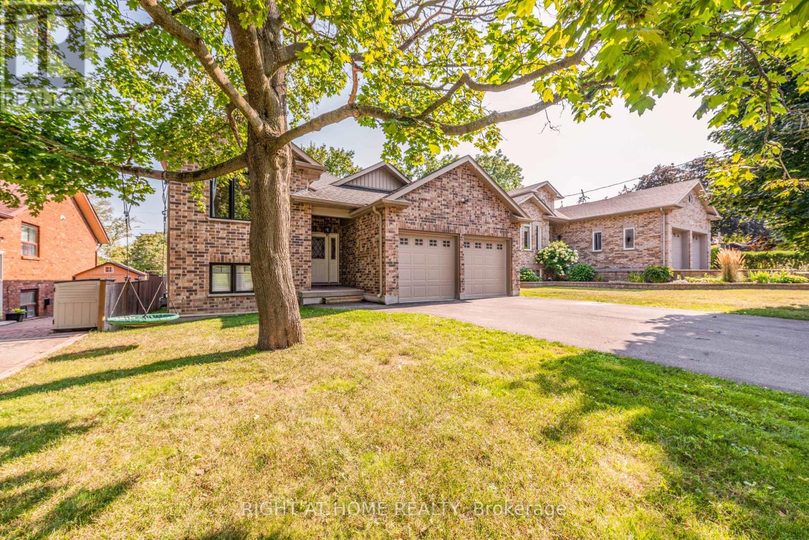 11 Ottaway Ave, Barrie, ON L4M 2W6
