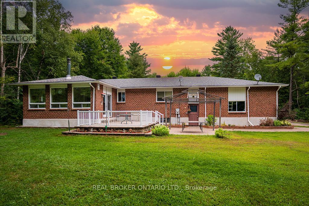 2089 Totem Ranch Rd E, North Grenville, ON K0G 1T0