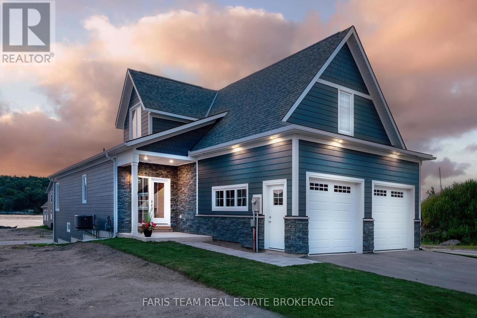 38 Magazine St, Penetanguishene, ON L9M 0W7
