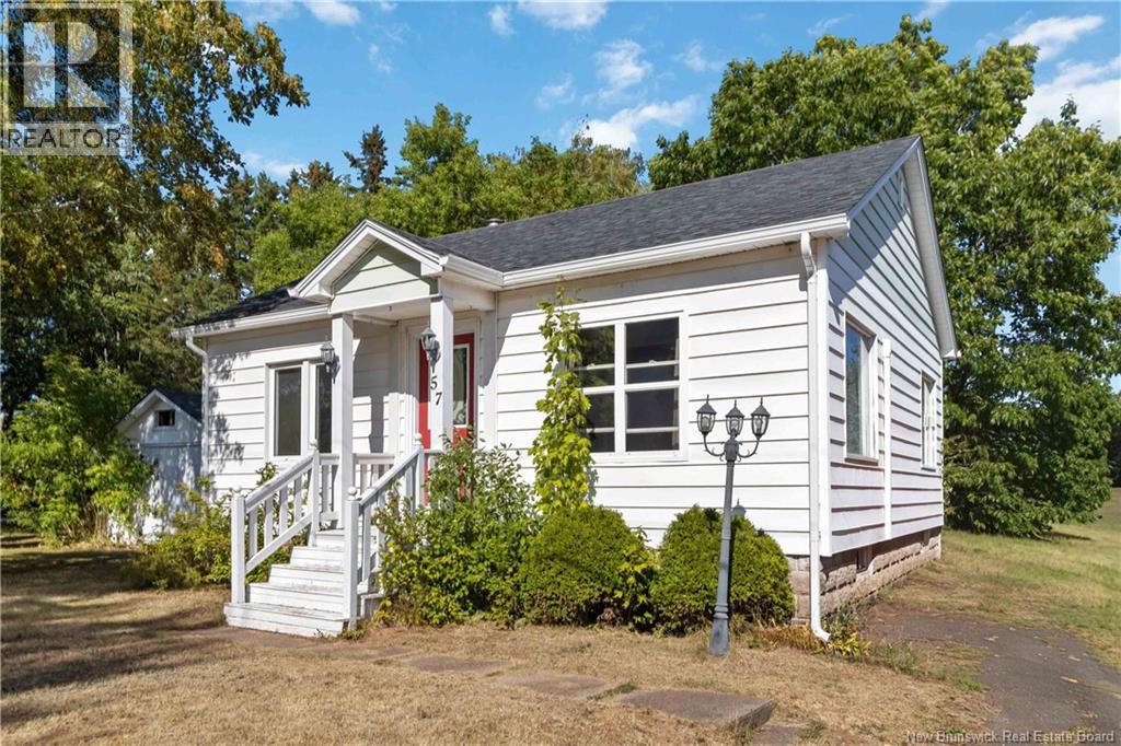 57 Smith St, Salisbury, NB E4J 2R9