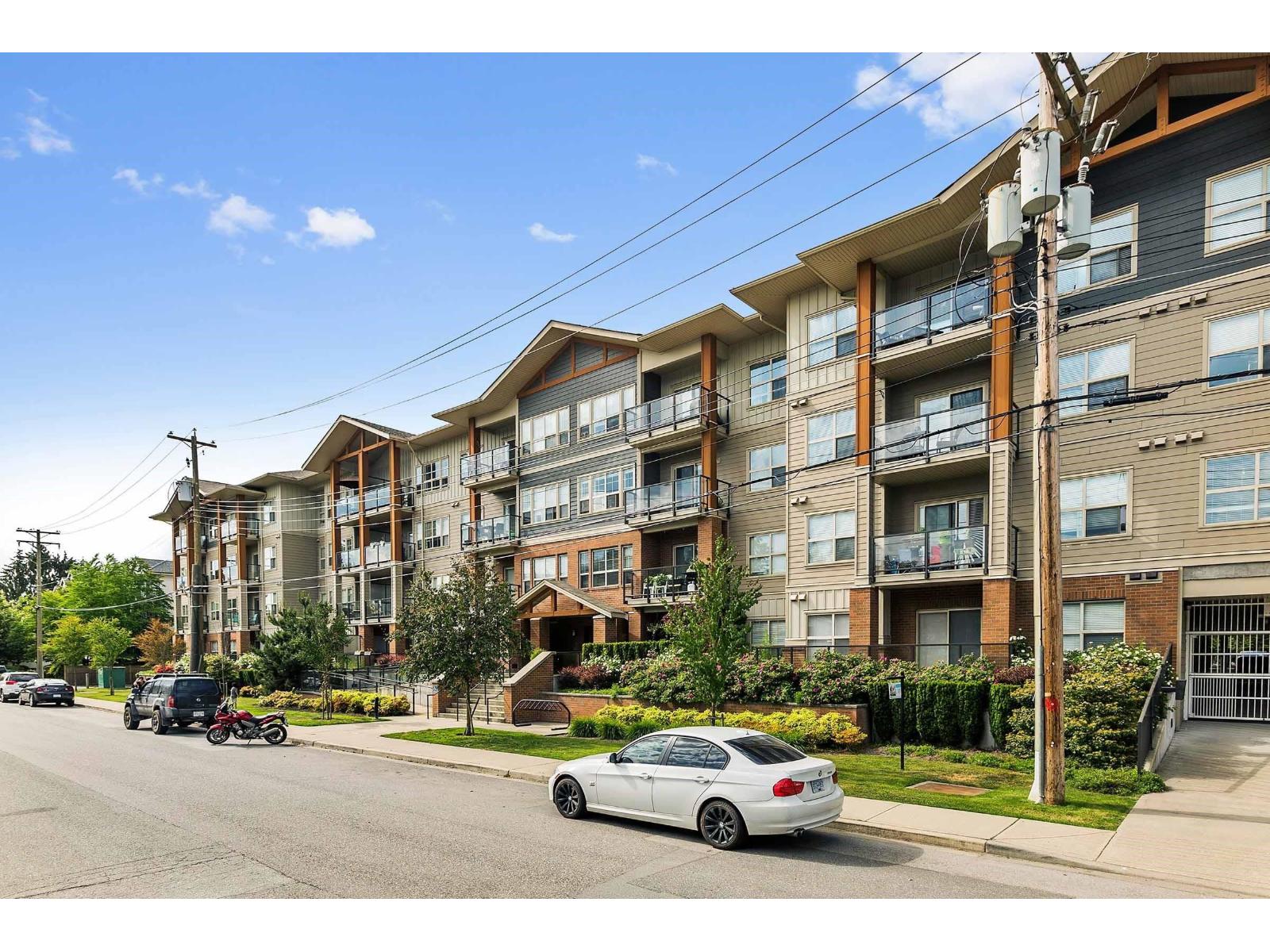 20219 54a Avenue Unit 403, Langley, BC V3A 0C7