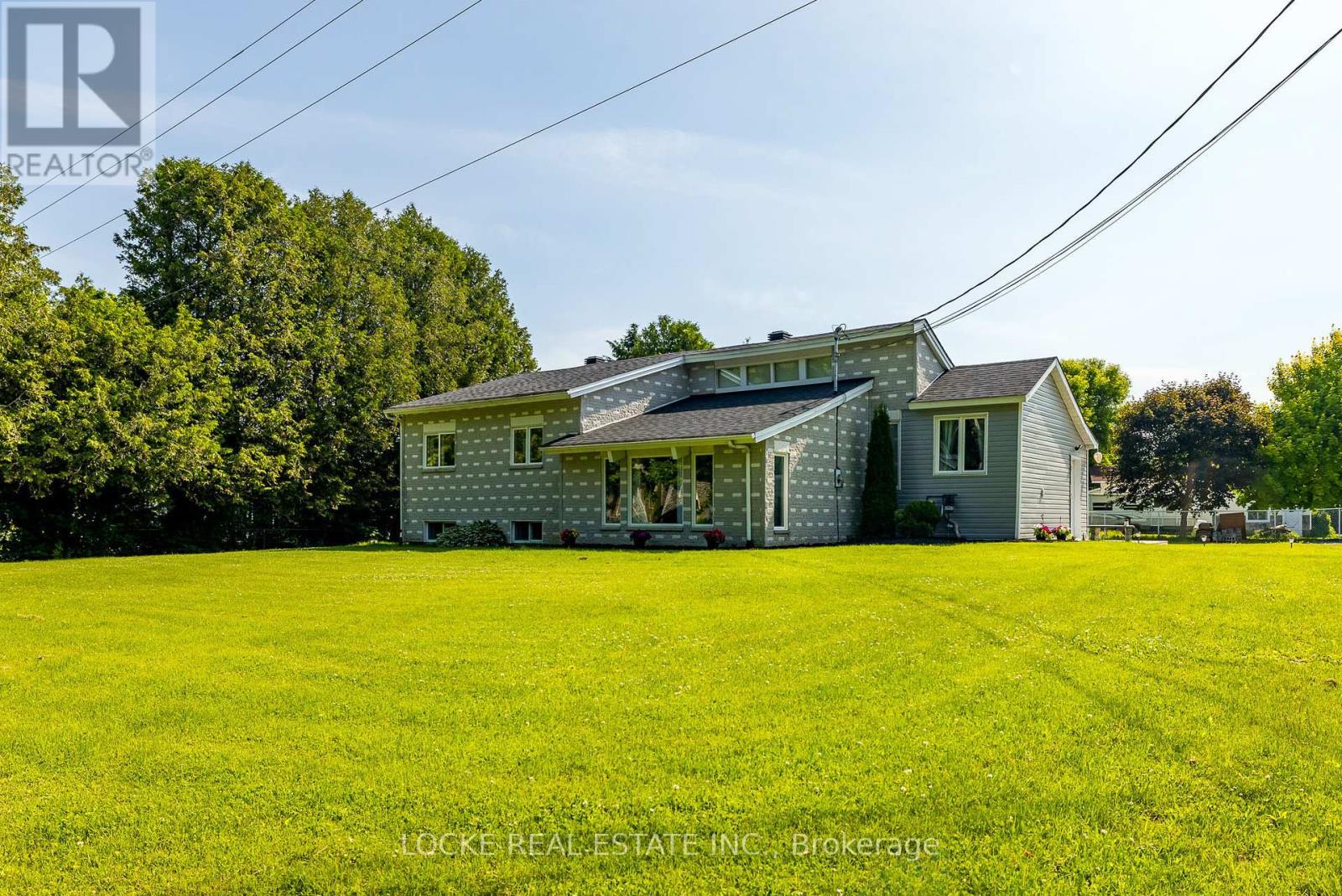 2180 Old Hwy 17 Hwy, Clarence-Rockland, ON K4K 1K7
