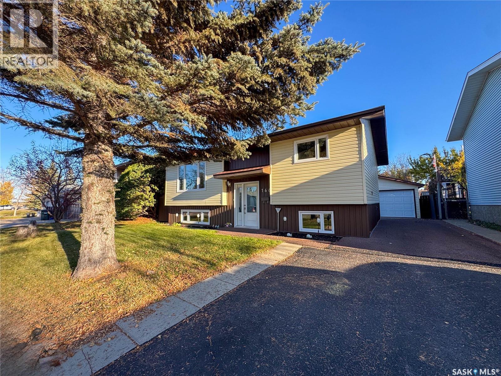 1661 Olive Diefenbaker Dr, Prince Albert, SK S6V 7V9