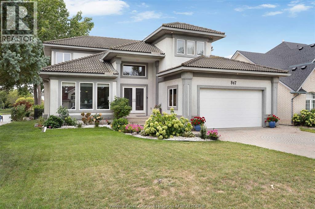 847 Lake Shore Dr, Windsor, ON N9G 2R1