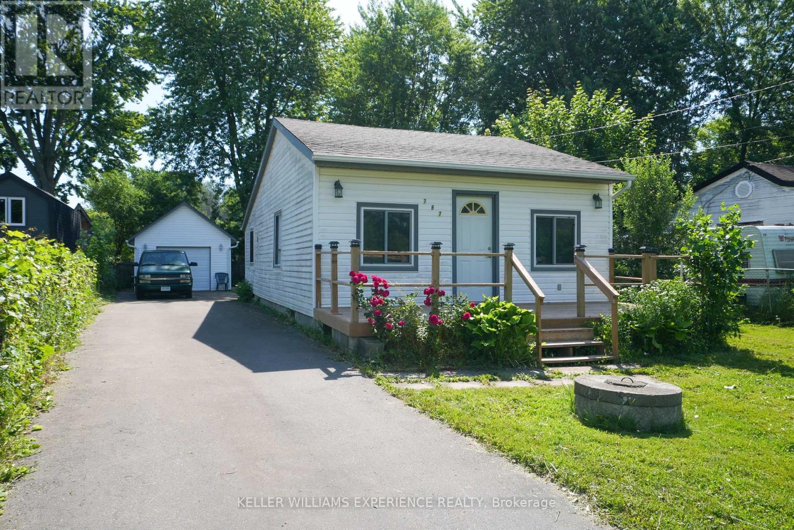 767 Sedore Ave, Georgina, ON L0E 1S0